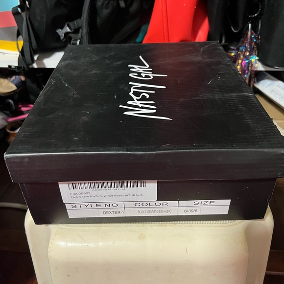 Nasty gal faux snake platforms - Picture 2 of 3